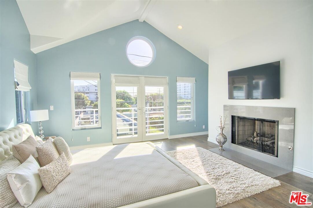 Bedroom, Fireplace, Interior, Recessed Lighting, Wood Texture Flooring