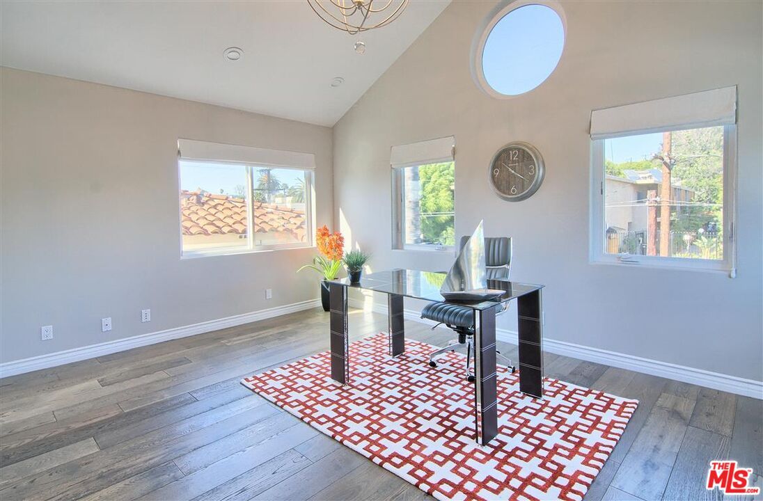 Home Office, Interior, Recessed Lighting, Wood Texture Flooring