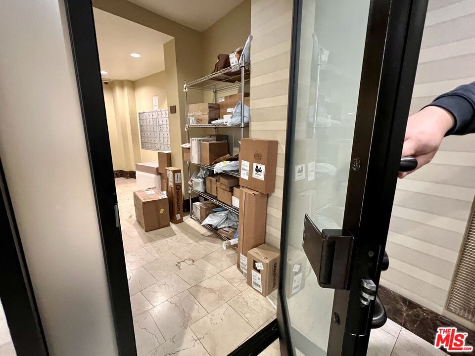 Interior, Marble, Recessed Lighting