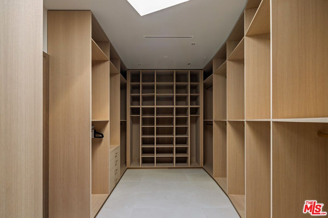 Interior, Recessed Lighting, Walk-in Closets