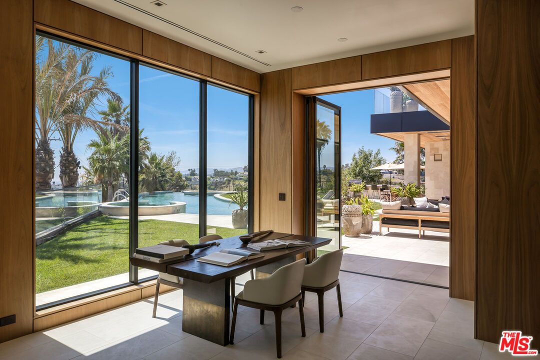 Dining room, Interior, Recessed Lighting, Water