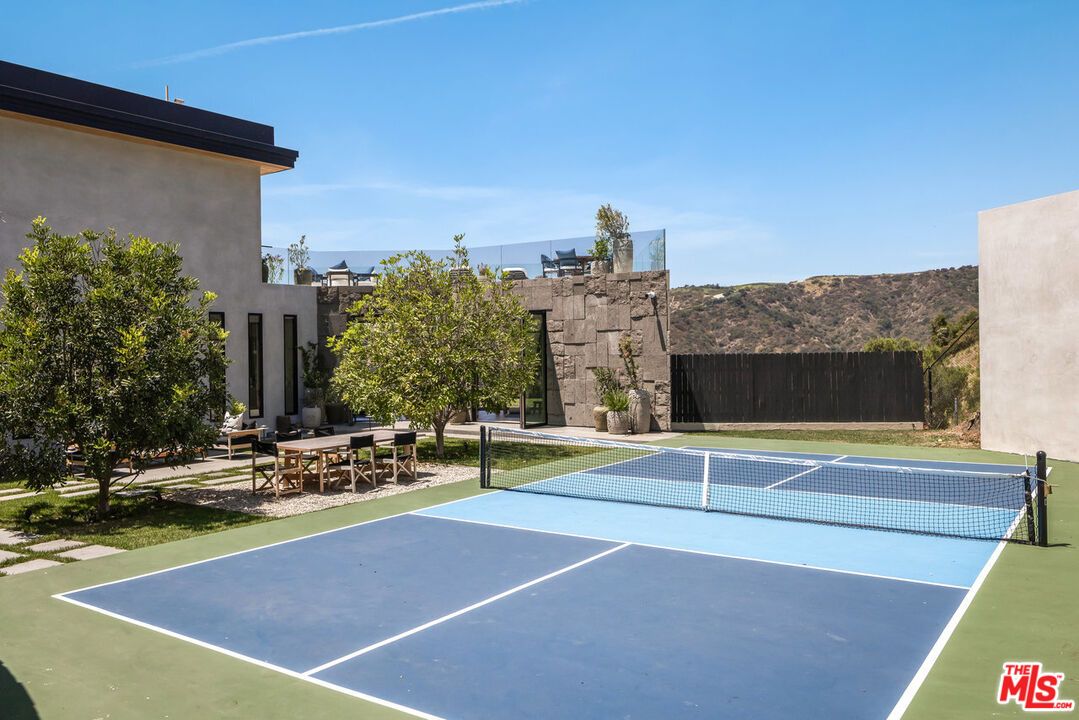 Exterior, Tennis Courts