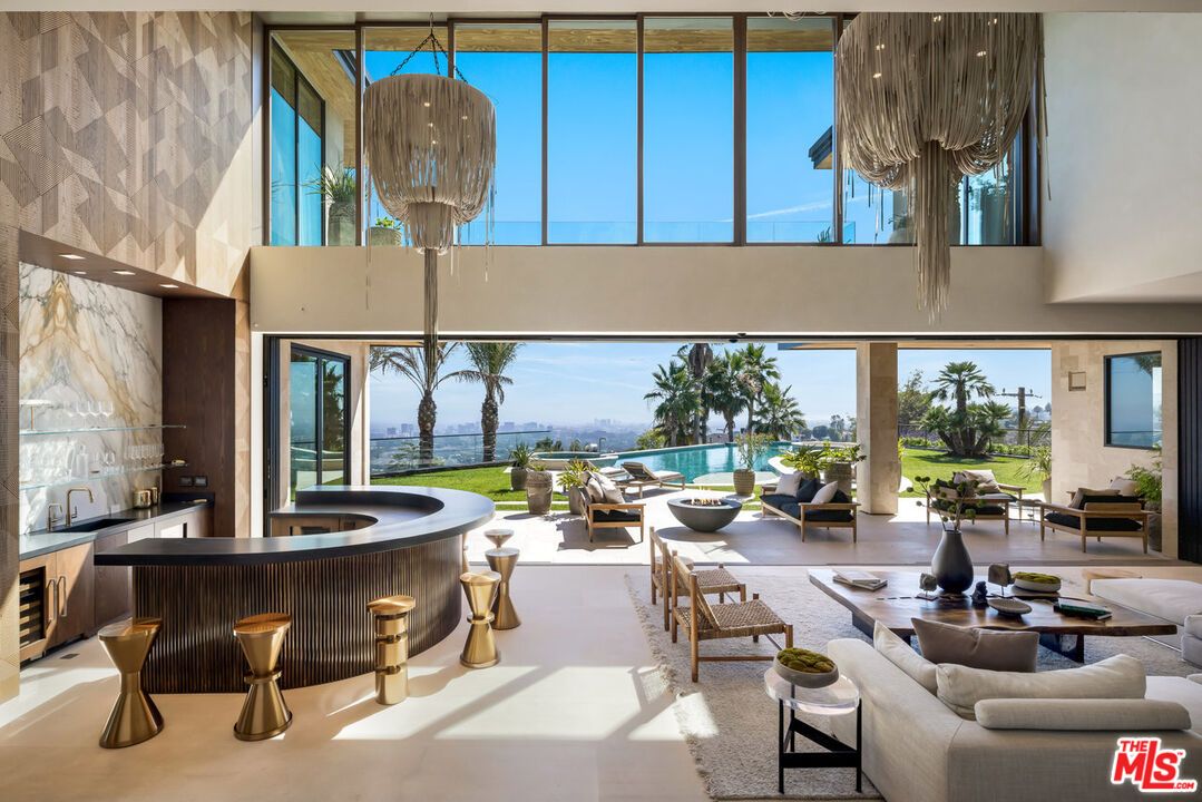Chandelier, Interior, Living room