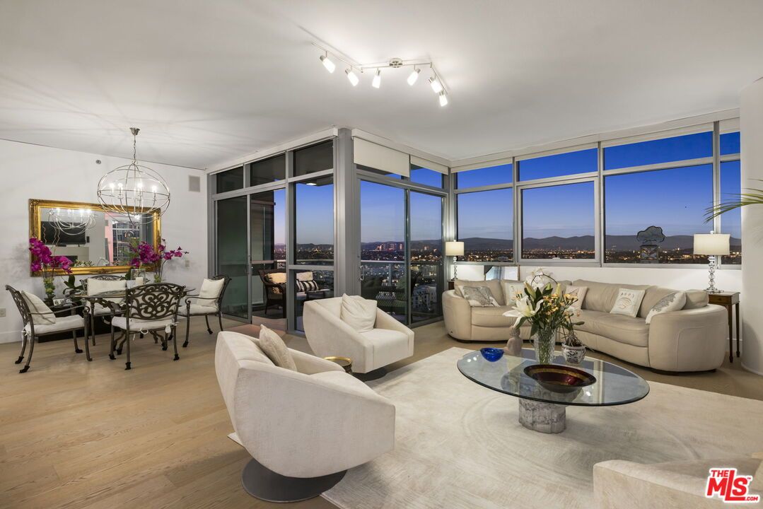 Chandelier, Dining room, Interior, Living room, Wood Texture Flooring