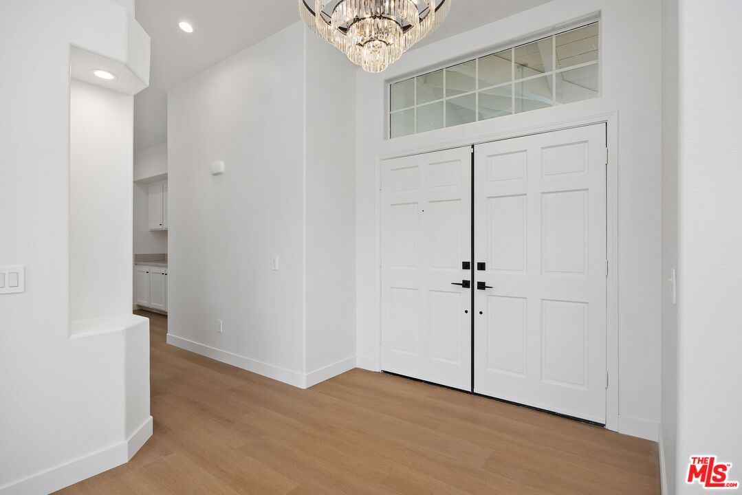 Chandelier, Interior, Recessed Lighting, Wood Texture Flooring