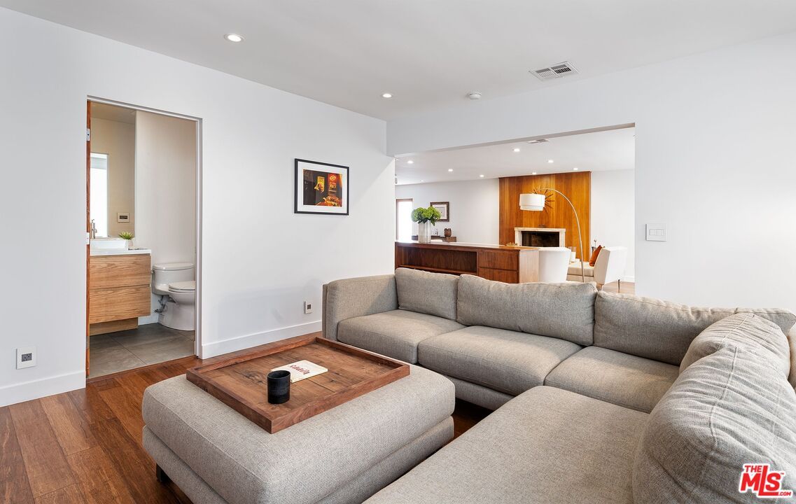 Bathroom, Interior, Living room, Recessed Lighting, Wood Texture Flooring, Wooden Walls