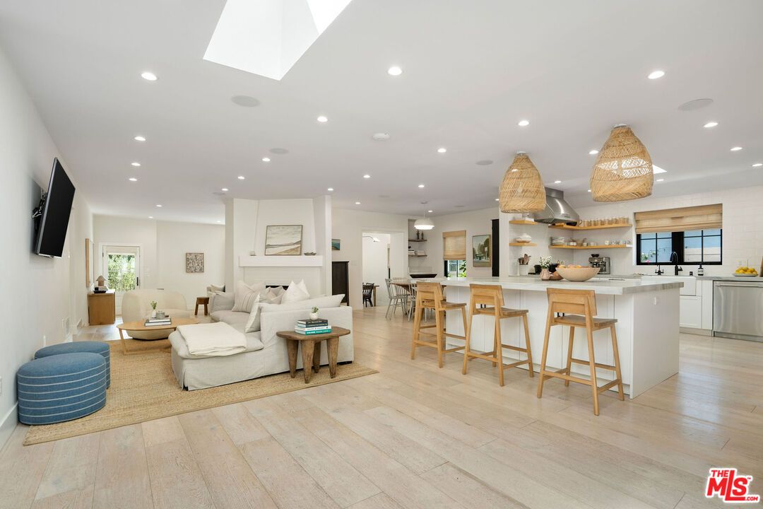 Interior, Kitchen, Living room, Pendant Lights, Recessed Lighting, Wood Texture Flooring