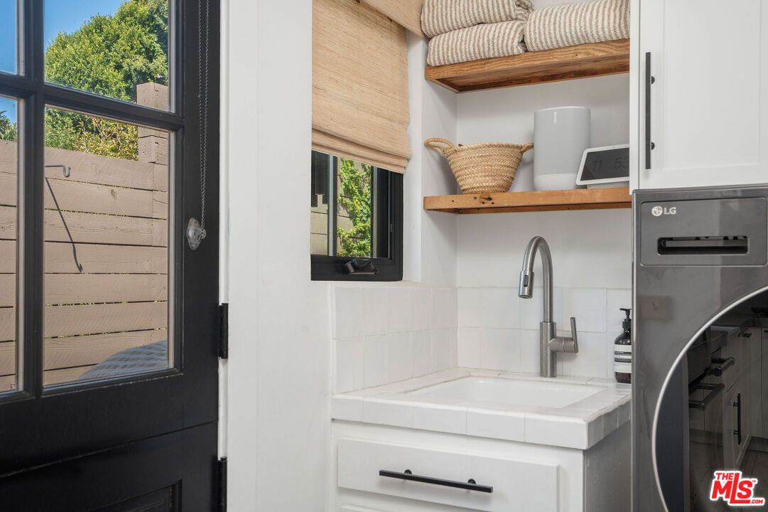 Interior, Kitchen, Tile Countertops