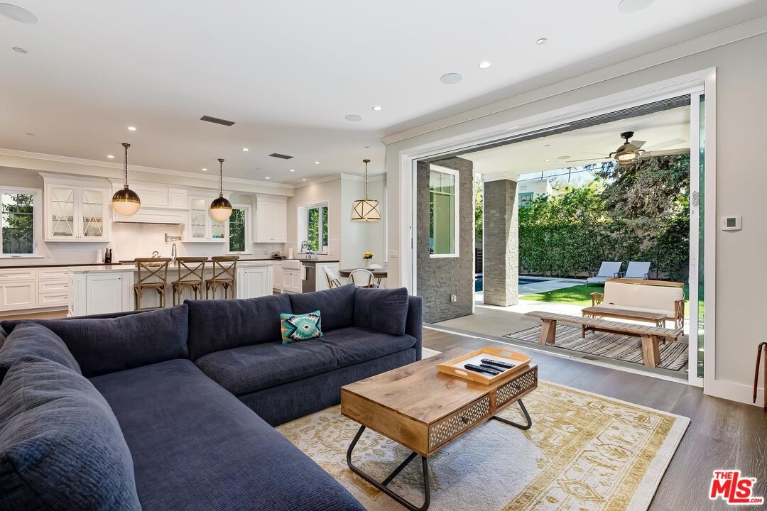 Interior, Kitchen, Living room, Pendant Lights, Recessed Lighting, Wood Texture Flooring