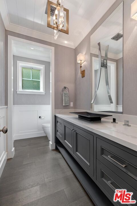 Bathroom, Dual Sink Vanities, Interior, Pendant Lights, Wood Texture Flooring