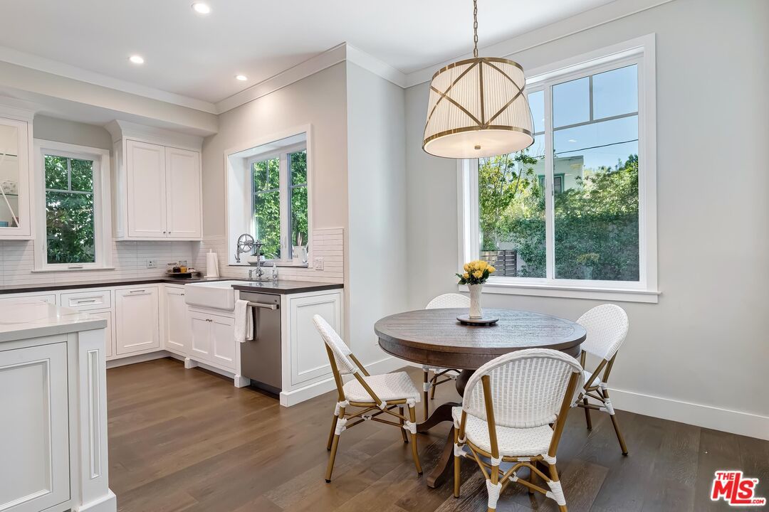 Dining room, Interior, Kitchen, Pendant Lights, Recessed Lighting, Wood Texture Flooring