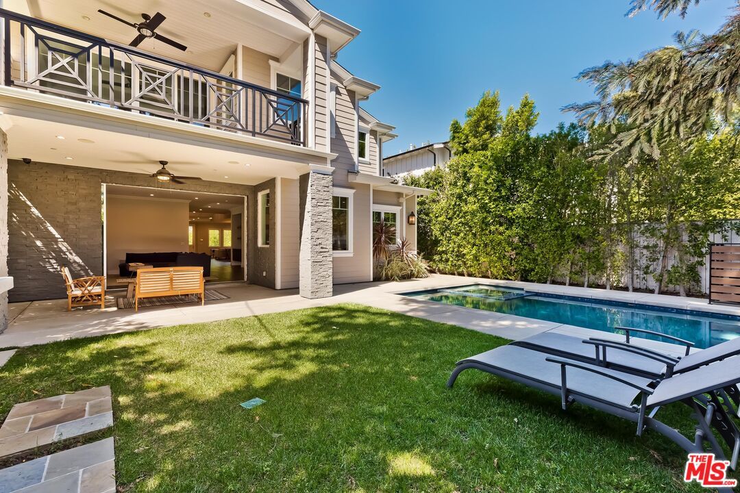 Backyard, Exterior, Pool