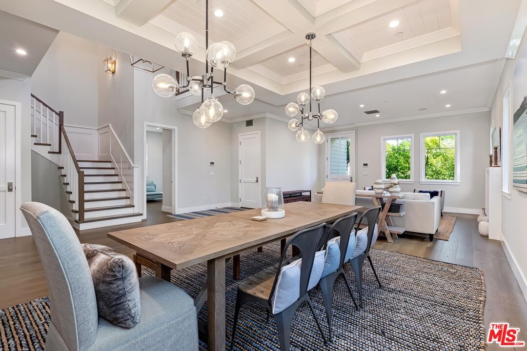 Dining room, Interior, Living room, Pendant Lights, Recessed Lighting, Wood Texture Flooring