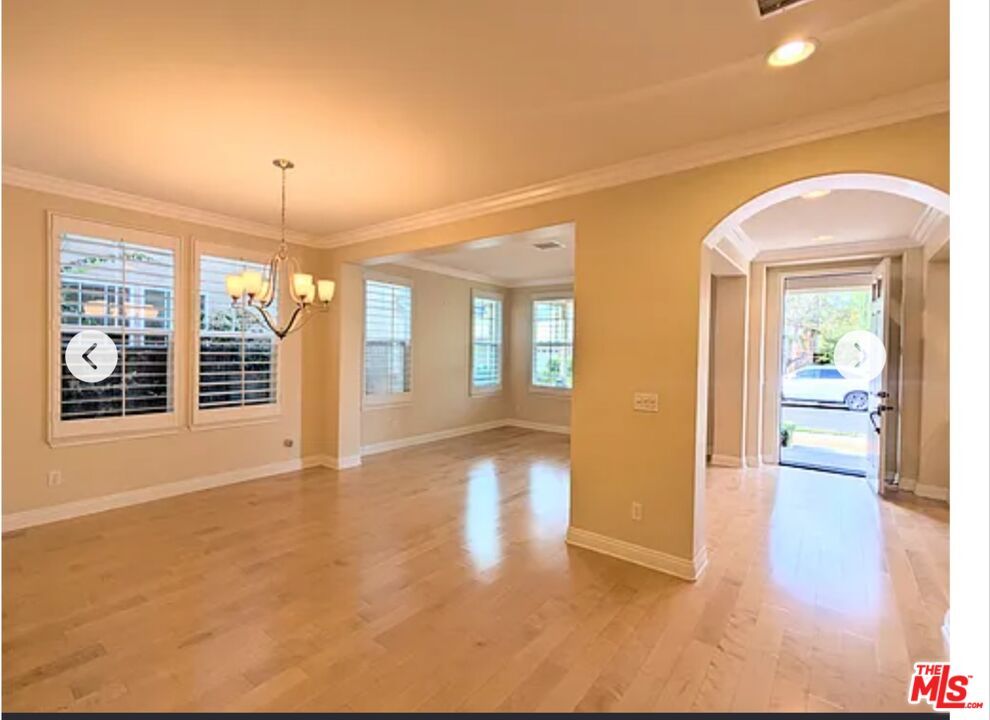 Chandelier, Empty room, Interior, Recessed Lighting, Wood Texture Flooring