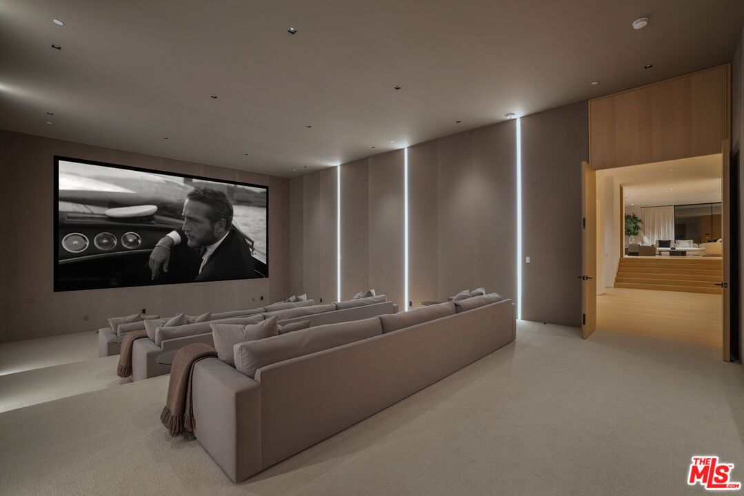 Interior, Projection Screen, Recessed Lighting, Theatre Room
