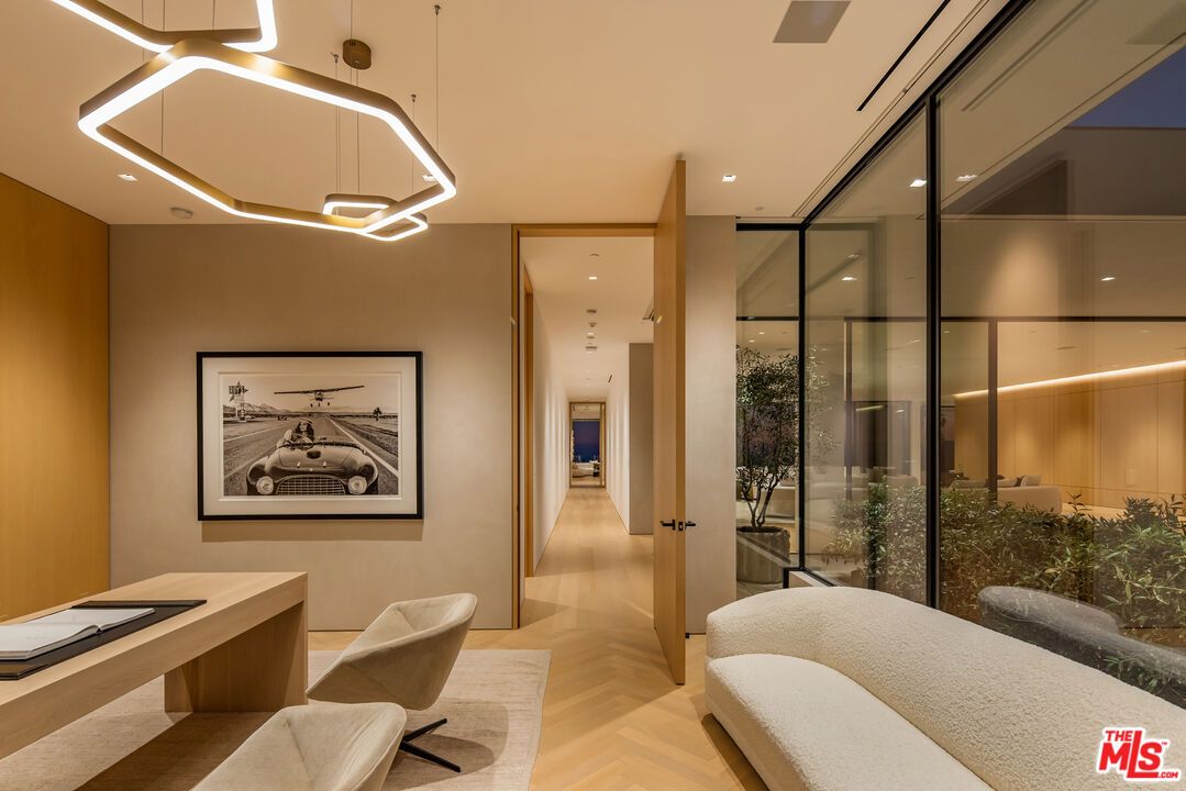 Interior, Pendant Lights, Recessed Lighting, Wood Texture Flooring