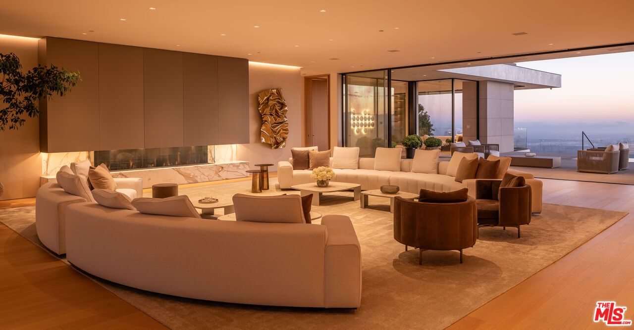 Interior, Living room, Recessed Lighting, Water, Wood Texture Flooring