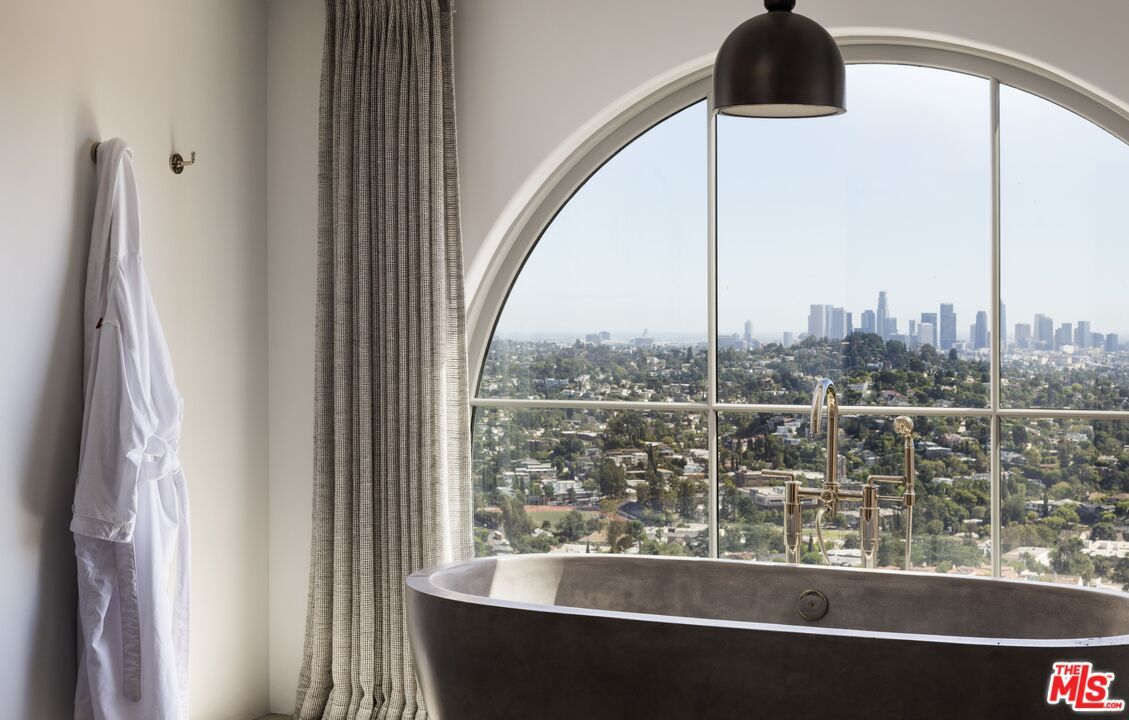 Bathroom, Free Standing Baths, Interior