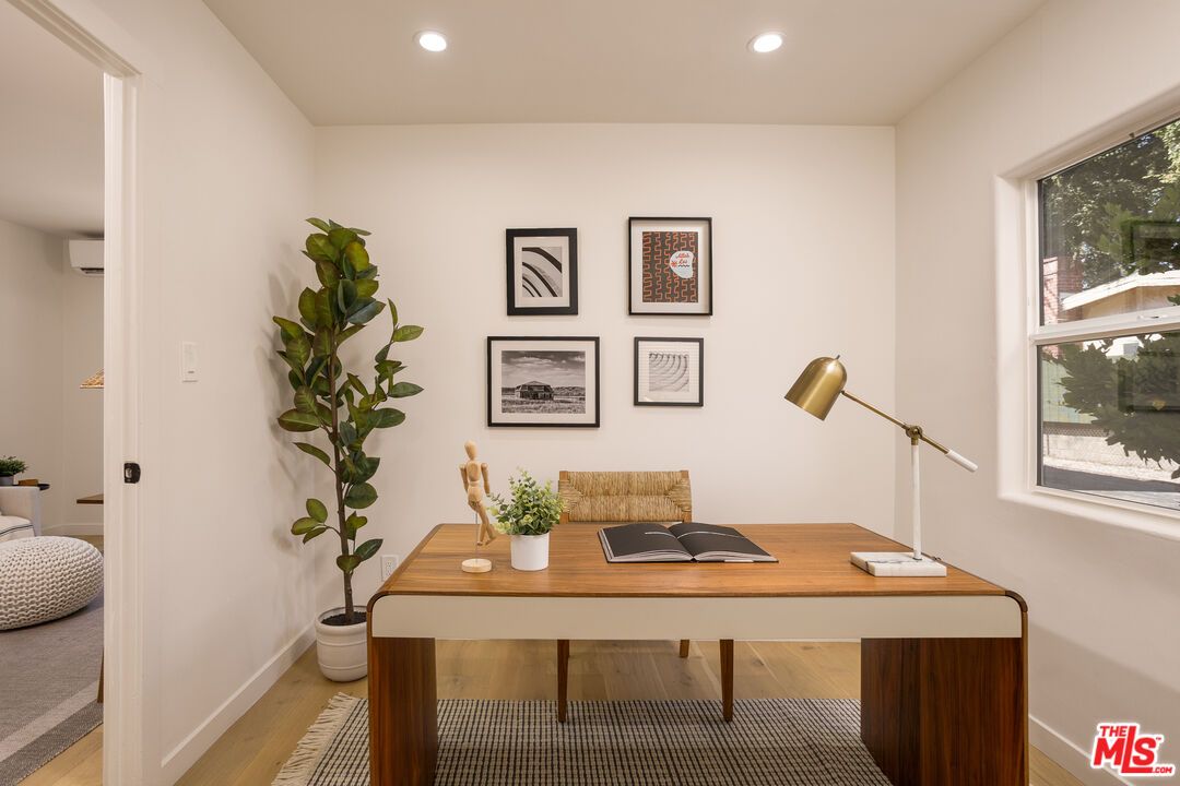 Home Office, Interior, Recessed Lighting, Wood Texture Flooring