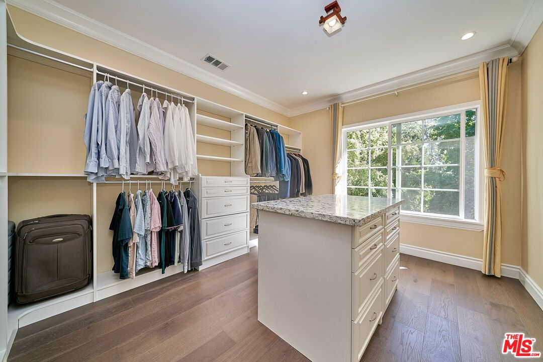 Interior, Recessed Lighting, Walk-in Closets, Wood Texture Flooring