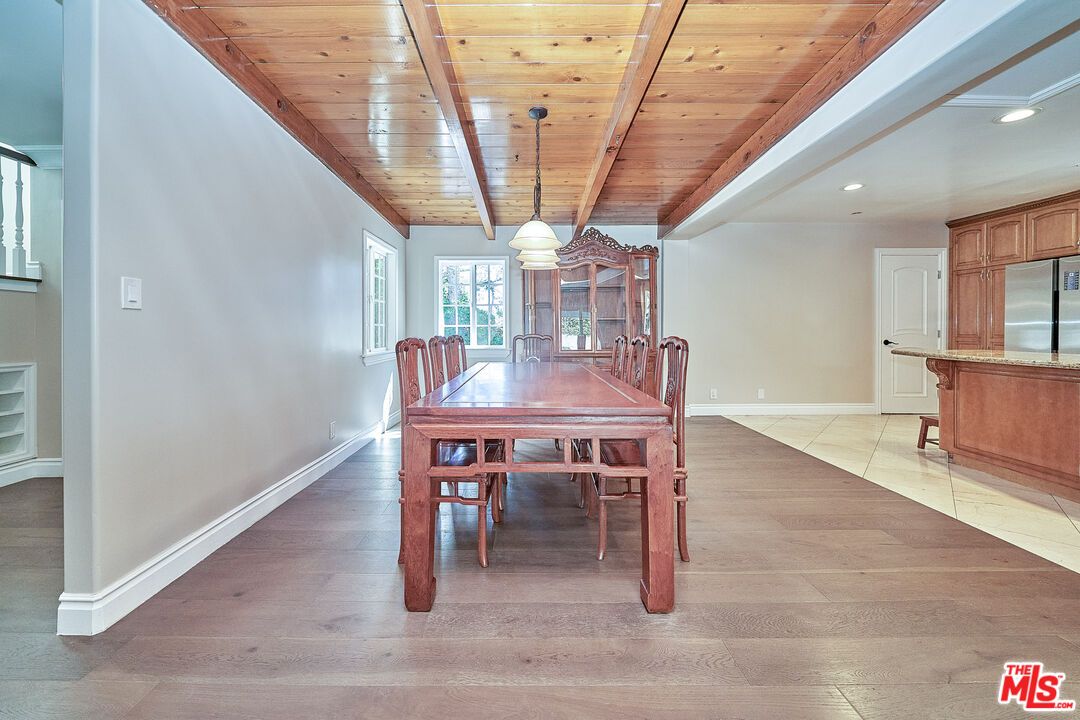 Dining room, Interior, Kitchen, Pendant Lights, Recessed Lighting, Wooden Ceilings, Wood Texture Flooring