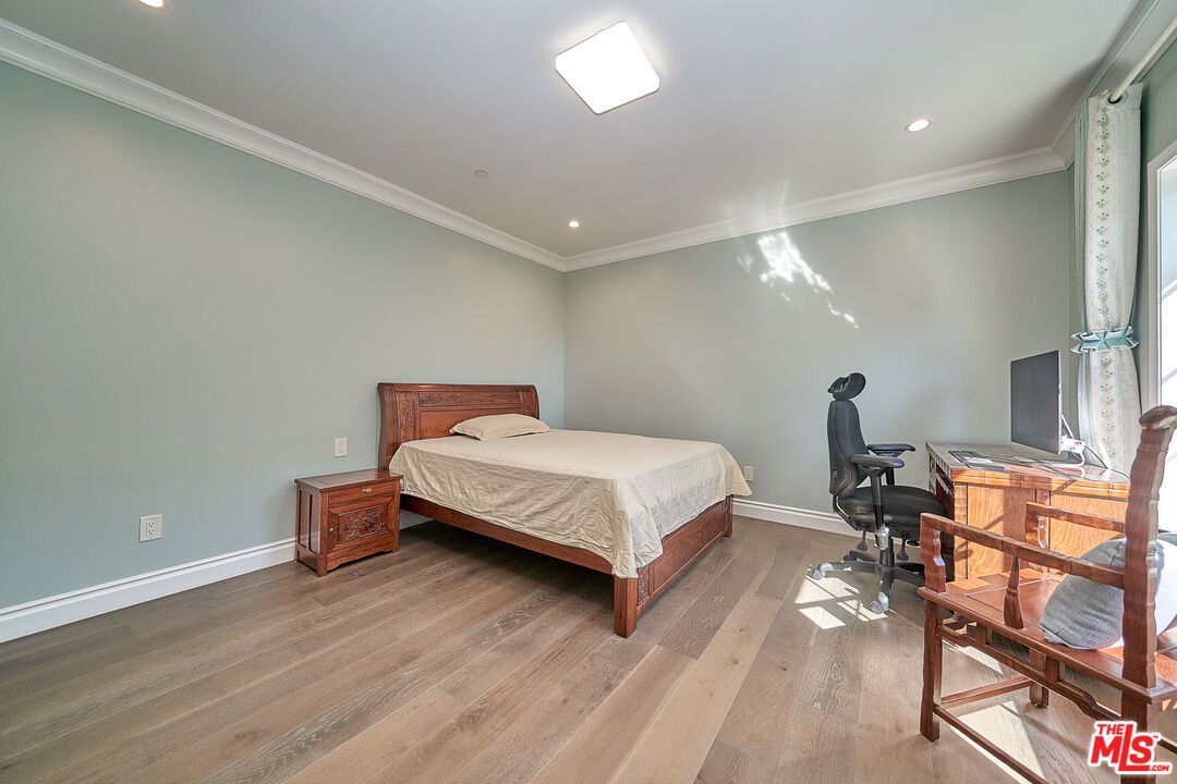 Bedroom, Home Office, Interior, Recessed Lighting, Wood Texture Flooring