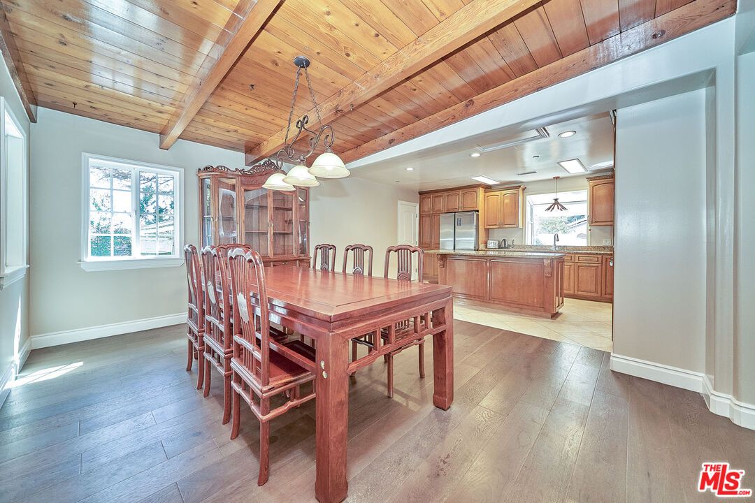 Dining room, Interior, Kitchen, Pendant Lights, Recessed Lighting, Wooden Beams, Wooden Ceilings, Wood Texture Flooring