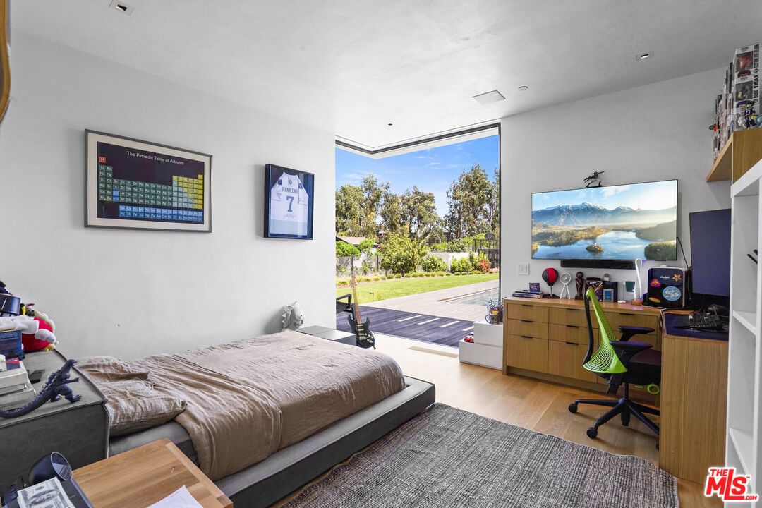 Bedroom, Home Office, Interior, Recessed Lighting, Wood Texture Flooring