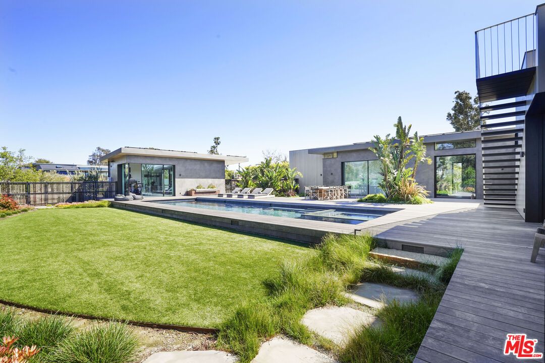 Backyard, Exterior, Pool