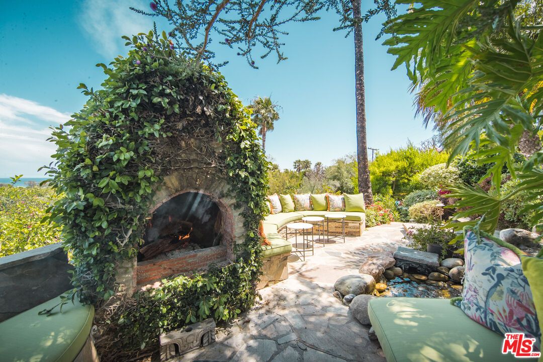 Exterior, Fireplace