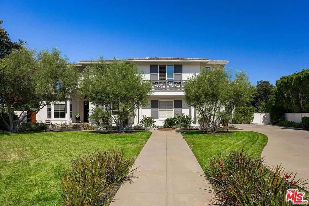 Backyard, Exterior, Facade, Mediterranean