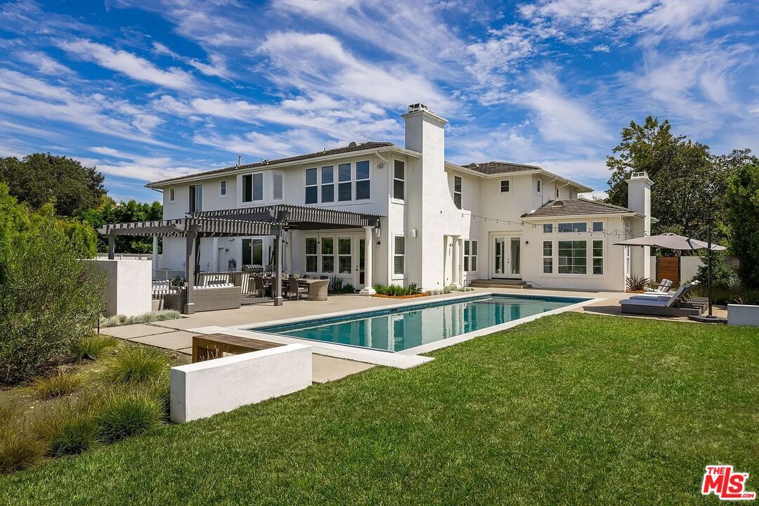 Backyard, Exterior, Pool