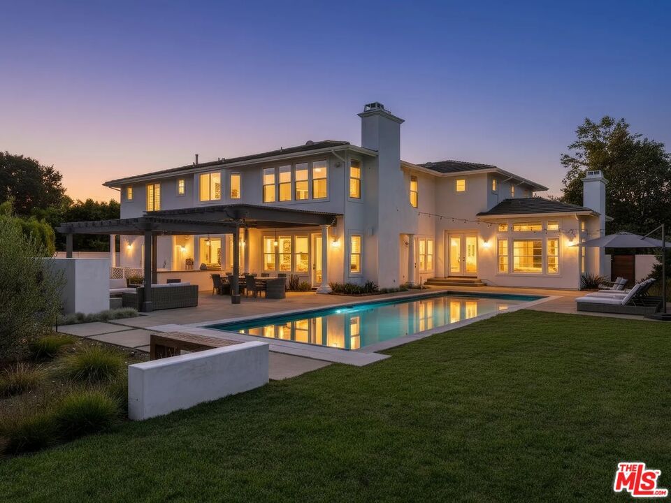 Backyard, Exterior, Pool