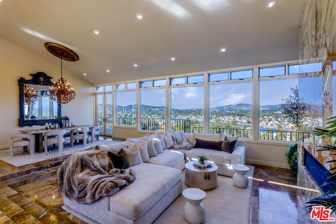 Chandelier, Dining room, Interior, Living room, Recessed Lighting