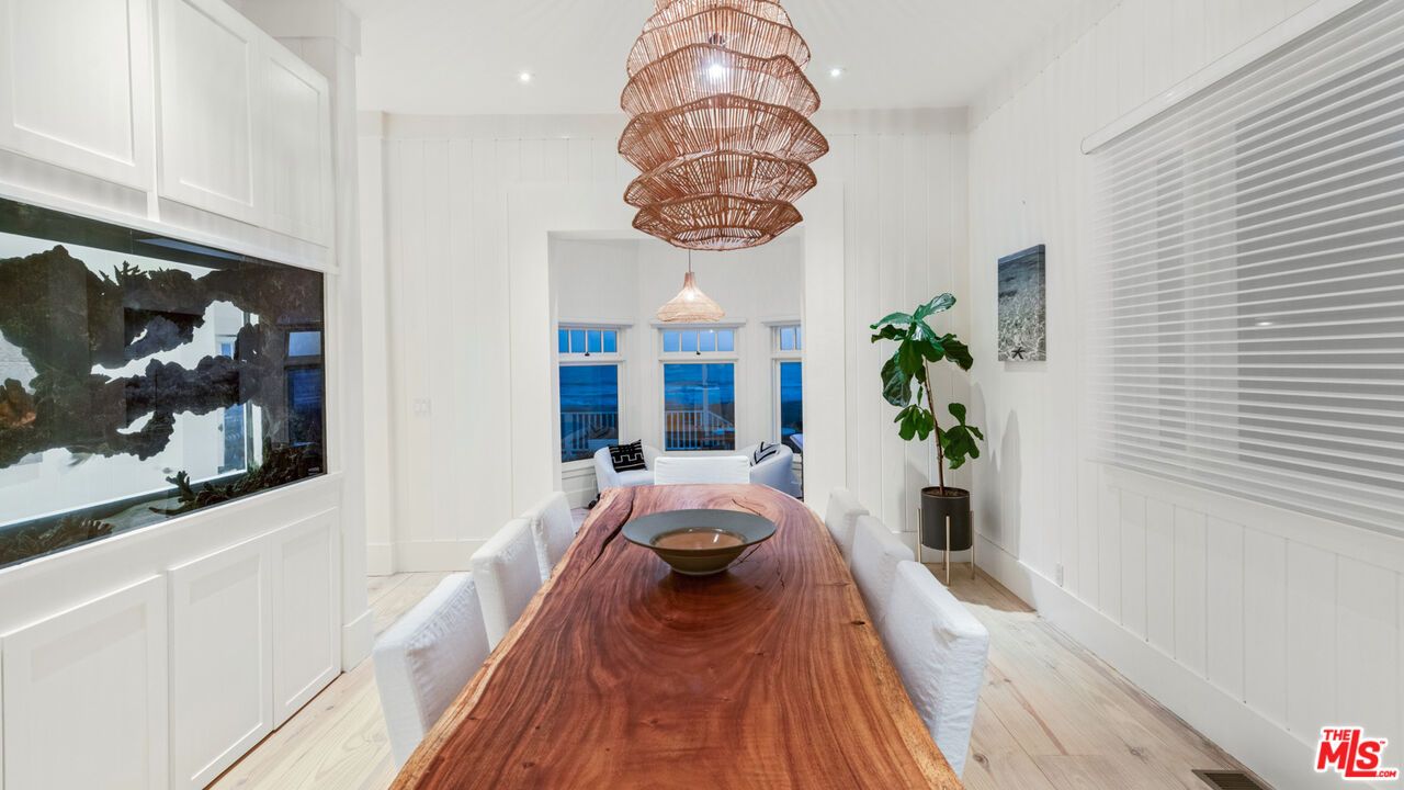 Dining room, Interior, Pendant Lights, Recessed Lighting, Wood Texture Flooring