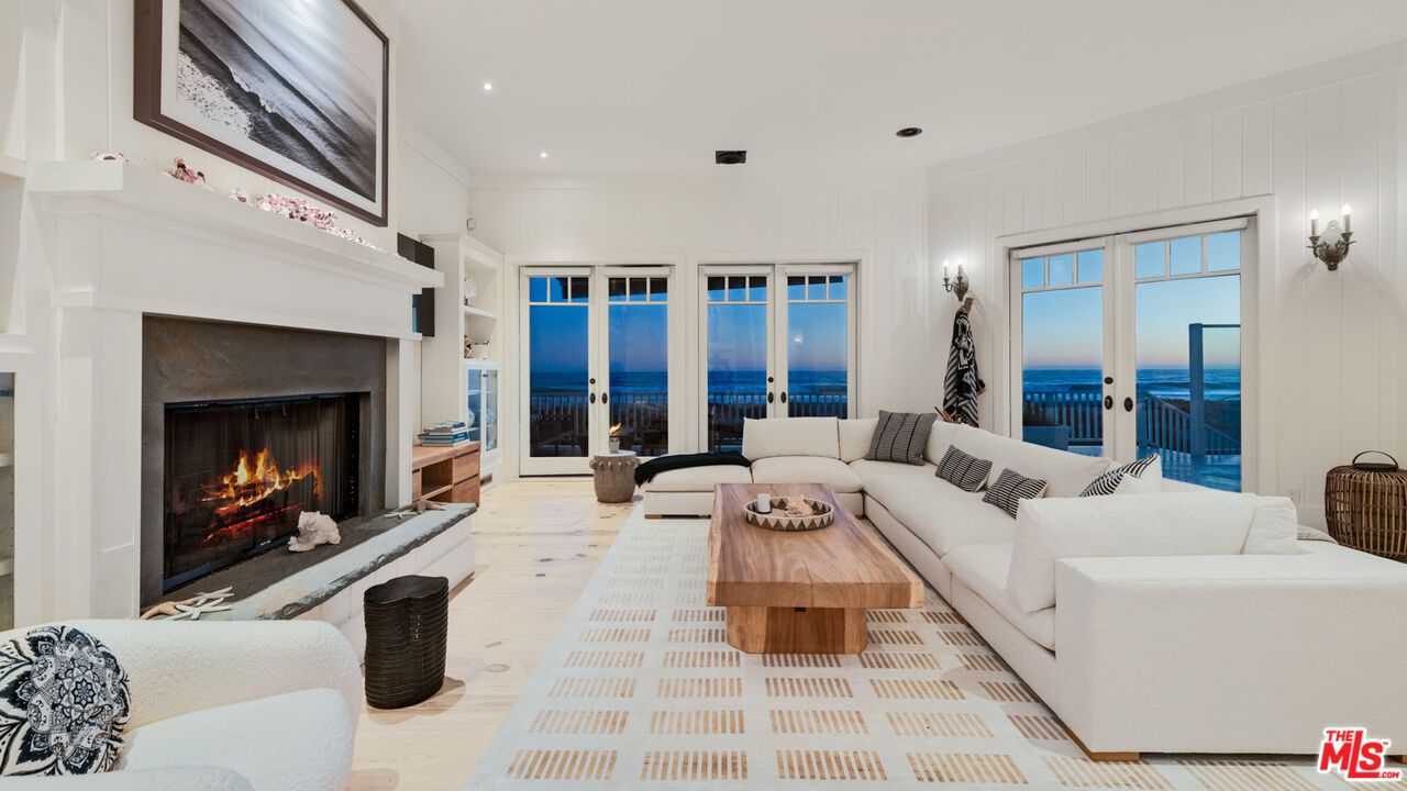 Fireplace, Interior, Living room, Recessed Lighting, Water