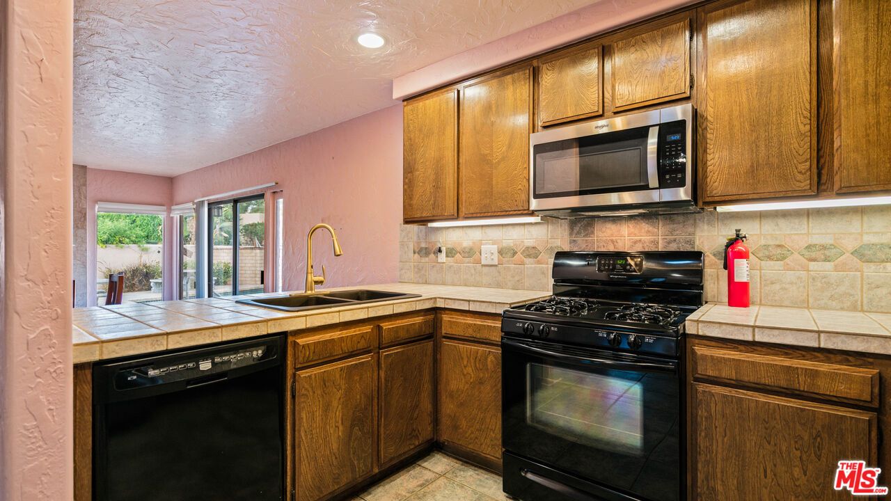 Interior, Kitchen, Recessed Lighting, Tile Countertops
