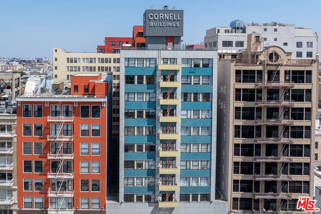 Exterior, Facade, Highrise