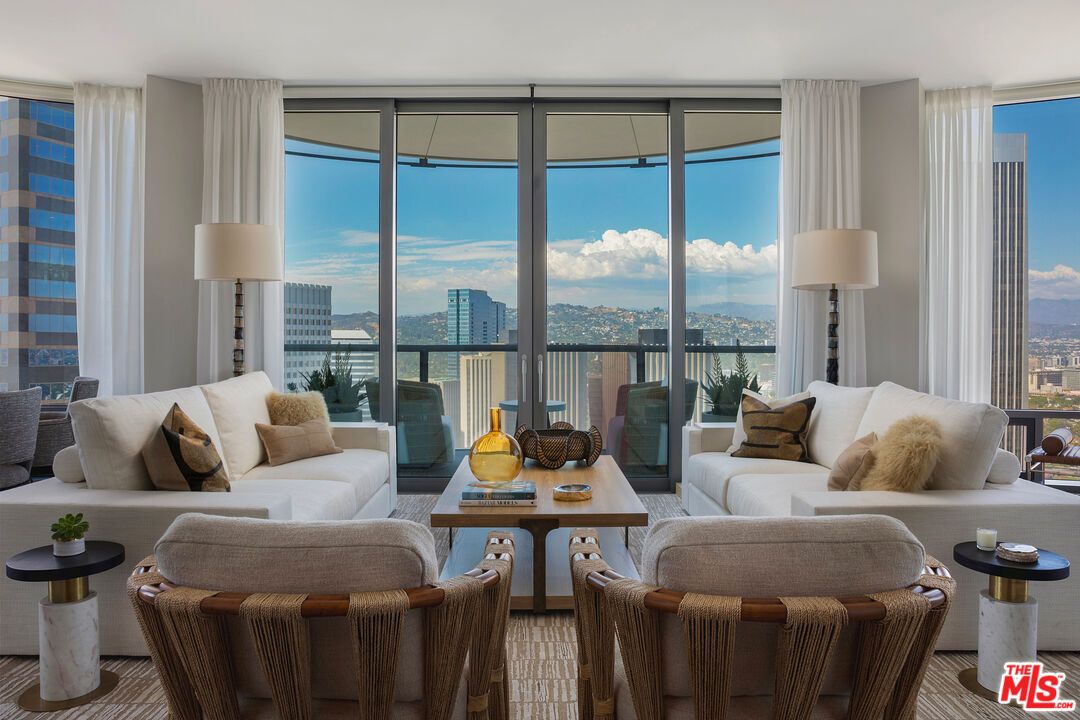 Interior, Living room, Water