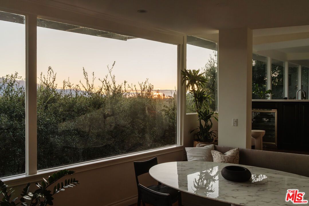 Dining room, Interior, Water
