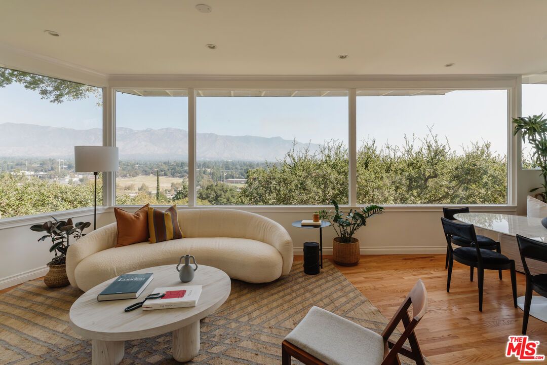 Dining room, Interior, Living room, Recessed Lighting, Wood Texture Flooring