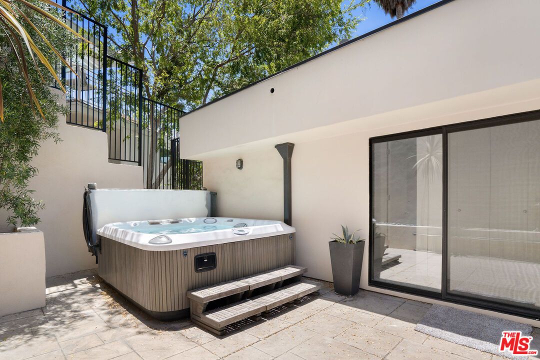 Exterior, Hot Tub