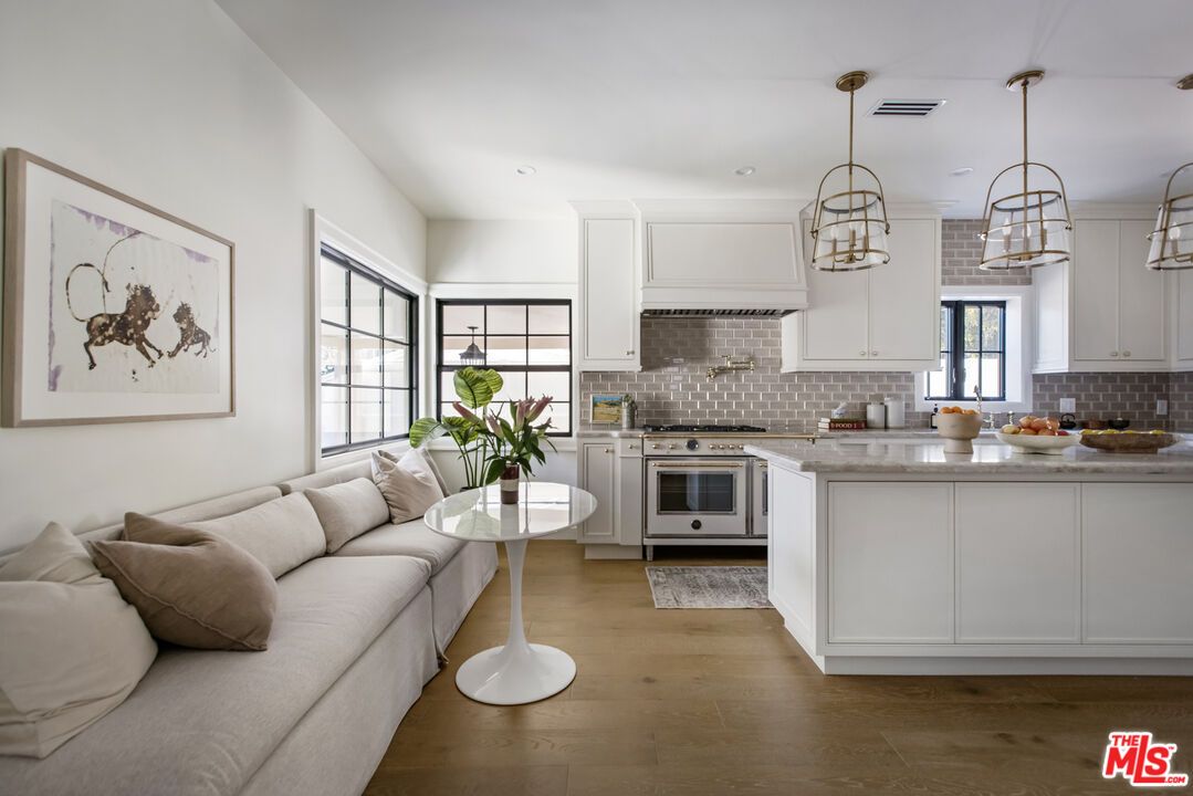 Interior, Kitchen, Living room, Pendant Lights, Recessed Lighting, Stainless Steel Appliances, Wood Texture Flooring