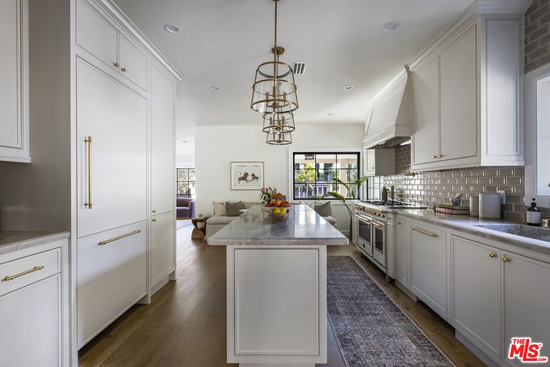 Dining room, Interior, Kitchen, Pendant Lights, Recessed Lighting, Wood Texture Flooring