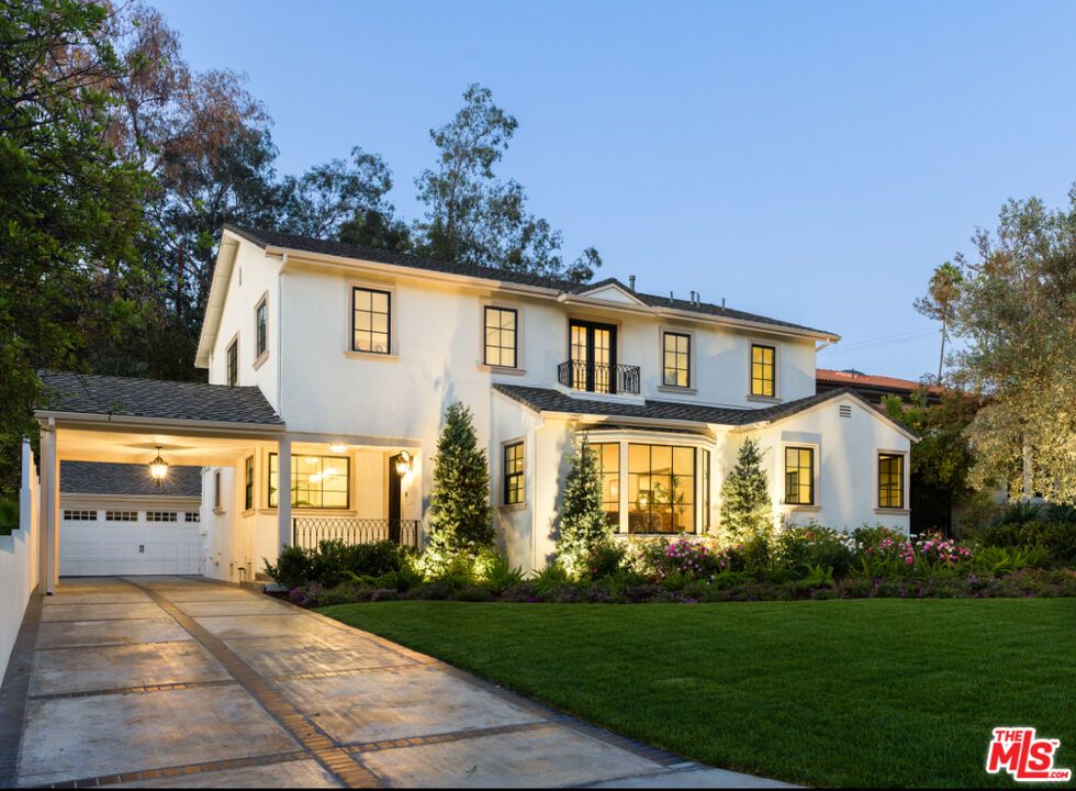 Attached, Exterior, Facade, French Provincial