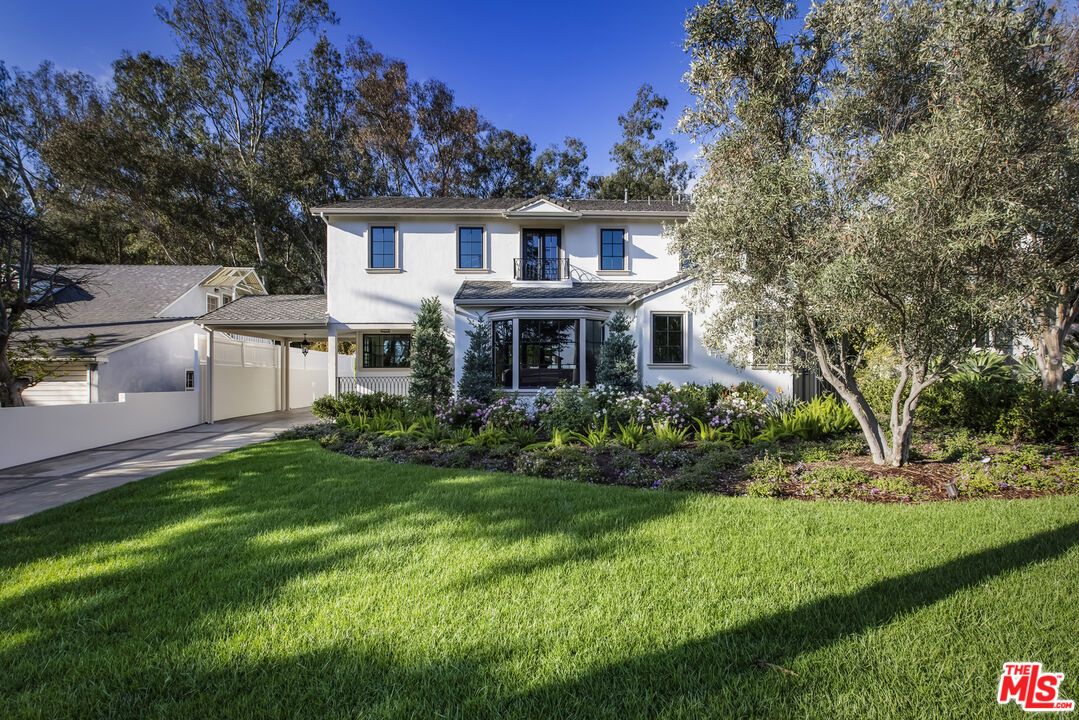 Attached, Backyard, Exterior, Facade, Georgian