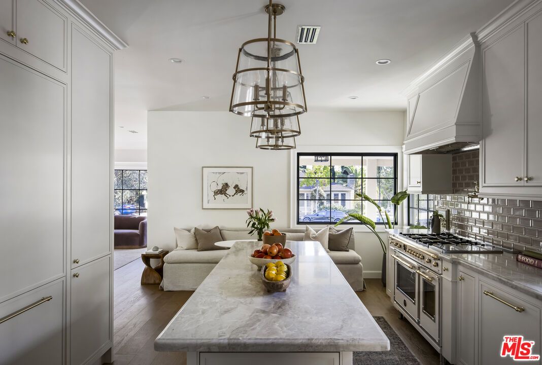 Dining room, Interior, Kitchen, Living room, Pendant Lights, Recessed Lighting, Wood Texture Flooring