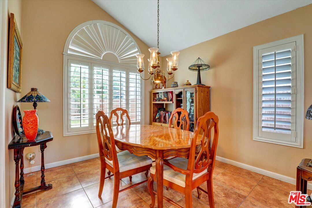 Chandelier, Dining room, Interior