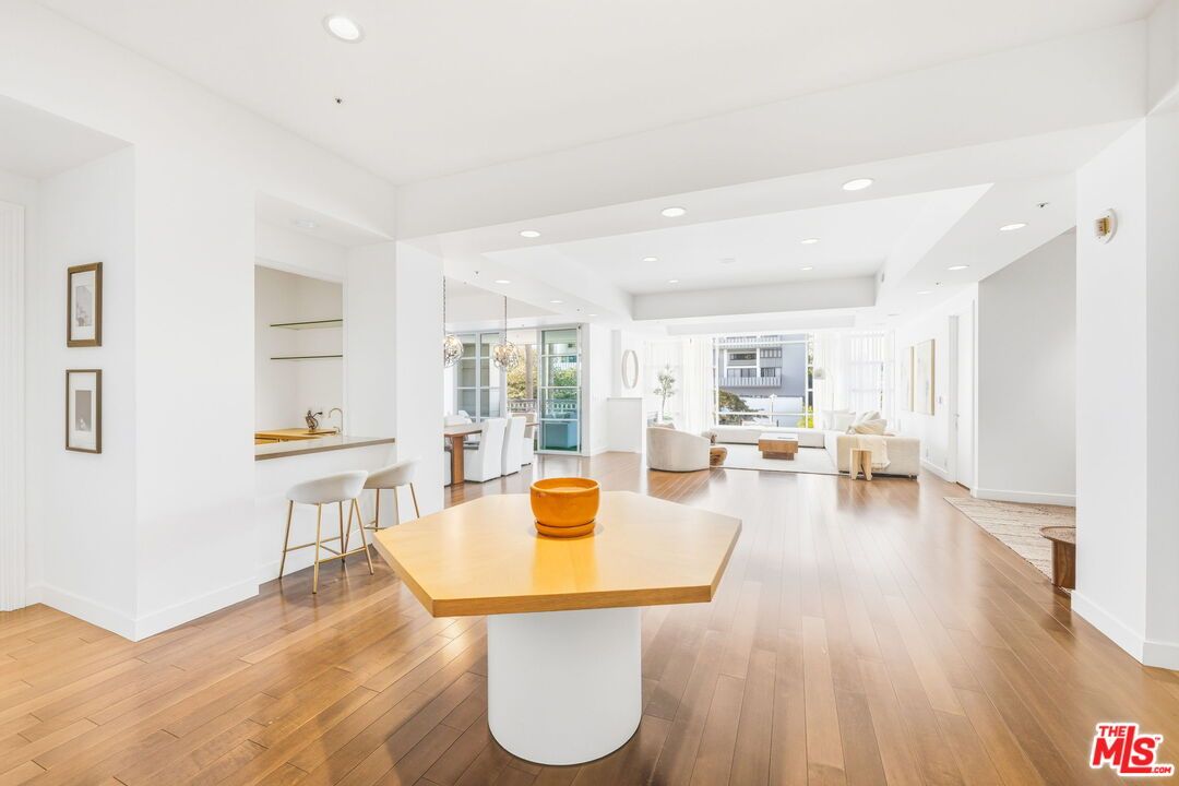 Dining room, Interior, Living room, Pendant Lights, Recessed Lighting, Wood Texture Flooring