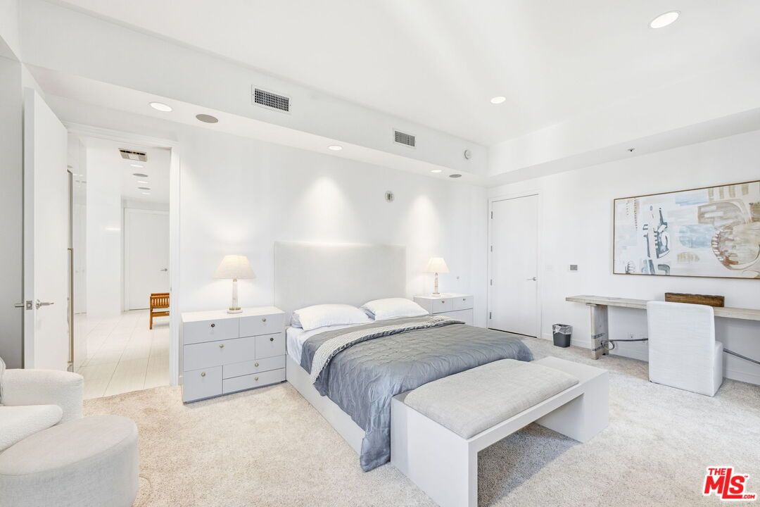 Bedroom, Interior, Recessed Lighting